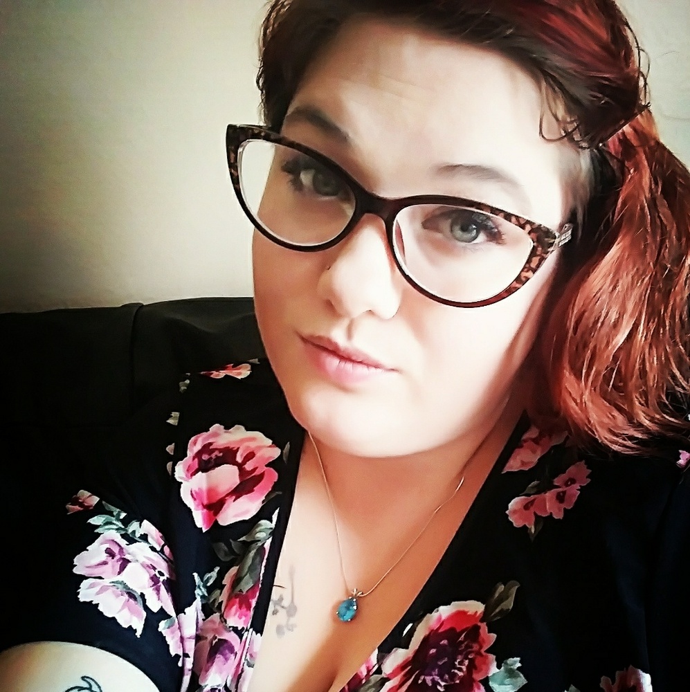 Meet your Posher, Heather - Picture 2 of 2